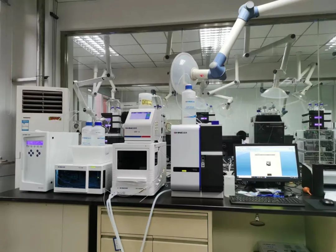 售后工作現(xiàn)場(chǎng) 售后工作現(xiàn)場(chǎng)